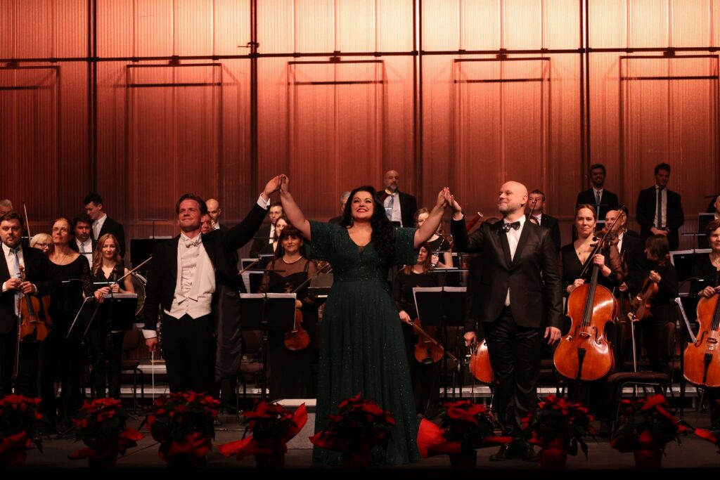 Novogodišnji koncert: Valentin Egel, Kristina Kolar, Marko Fortunato, Riječki simfonijski orkestar; foto Dražen Šokčević