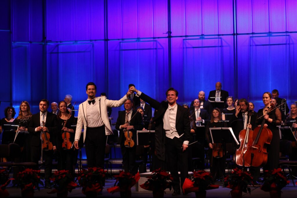 Novogodišnji koncert: Marko Tolja, Valentin Egel, Riječki simfonijski orkestar; foto Dražen Šokčević