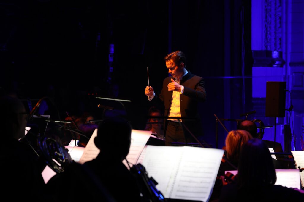 Koncert "Volim žene": Valentin Egel i Riječki simfonijski orkestar