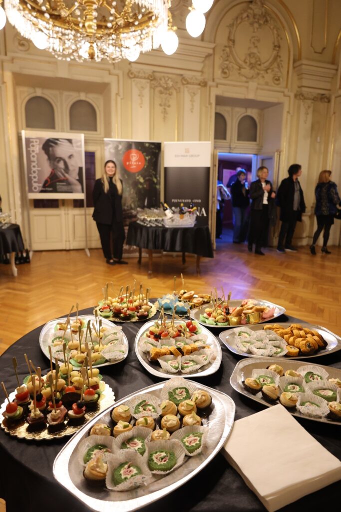 Domjenak nakon koncerta "Volim žene"