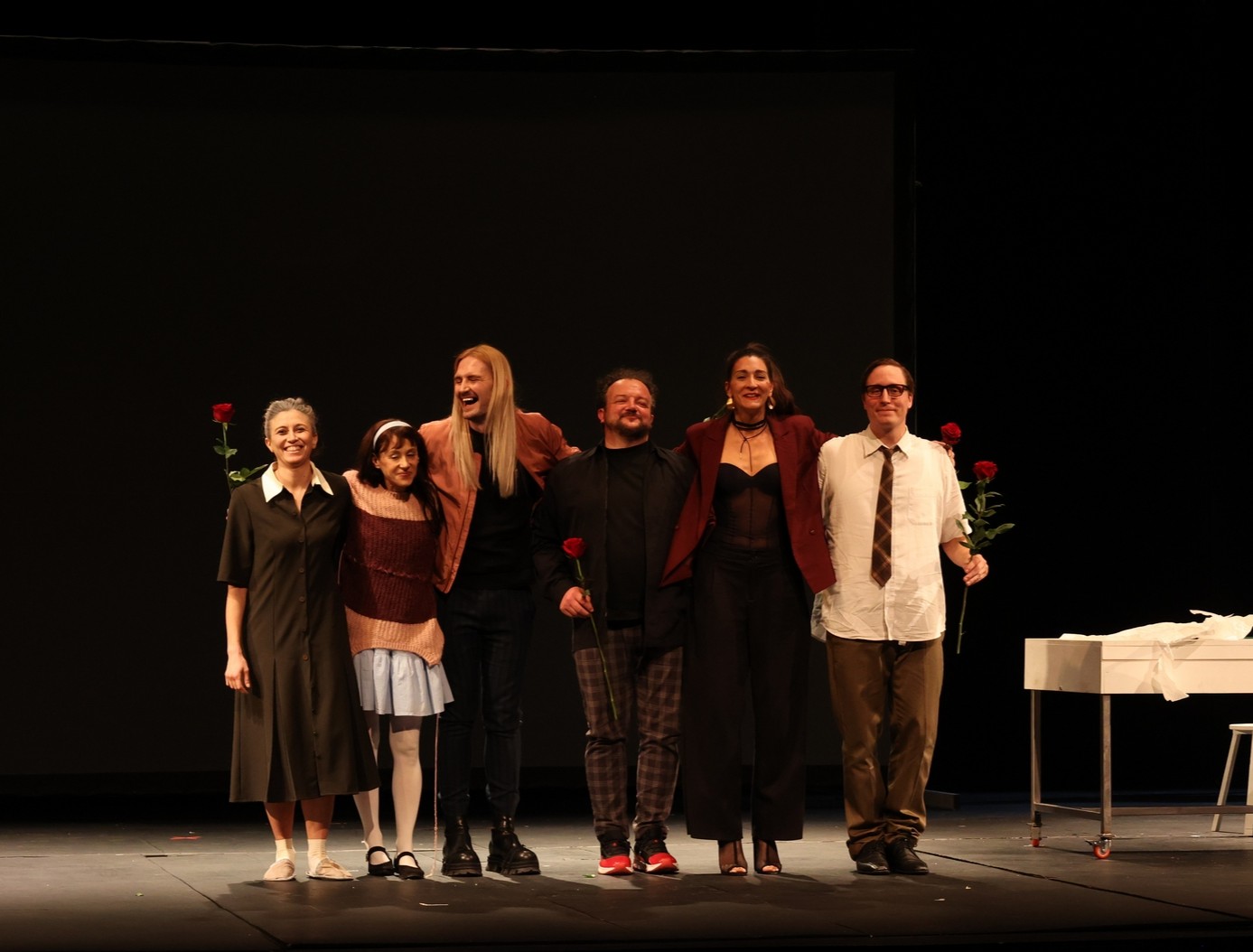 Prima/Premijera: "Nonna ha perso il filo" / "Baka je izgubila konac": Serena Ferraiuolo, Ivna Bruck, Ivan Botički, Massimiliano Cividati, Andrea Slama, Giulio Settimo