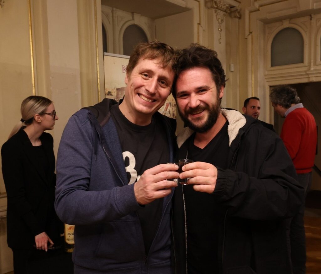 Prima/Premijera: "Nonna ha perso il filo" / "Baka je izgubila konac": Giulio Settimo e/i Mario Jovev