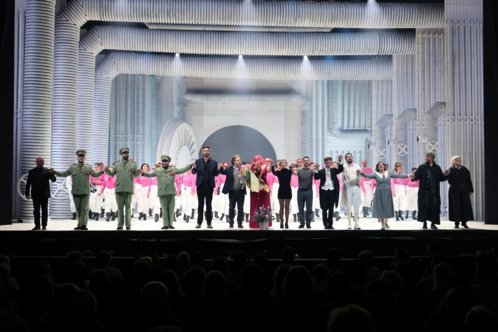 Premijera opere "Turandot": u prvome planu Matteo Salvemini, Marko Fortunato, Jure Počkaj, Aljaž Žgavc, Dragoș Moldovan, Arnaud Bernard, Kristina Kolar, Karla Kučić, Dalibor Fugošić, Valentin Egel, Bože Jurić Pešić, Anamarija Knego, Luka Ortar, Sergej Kiselev