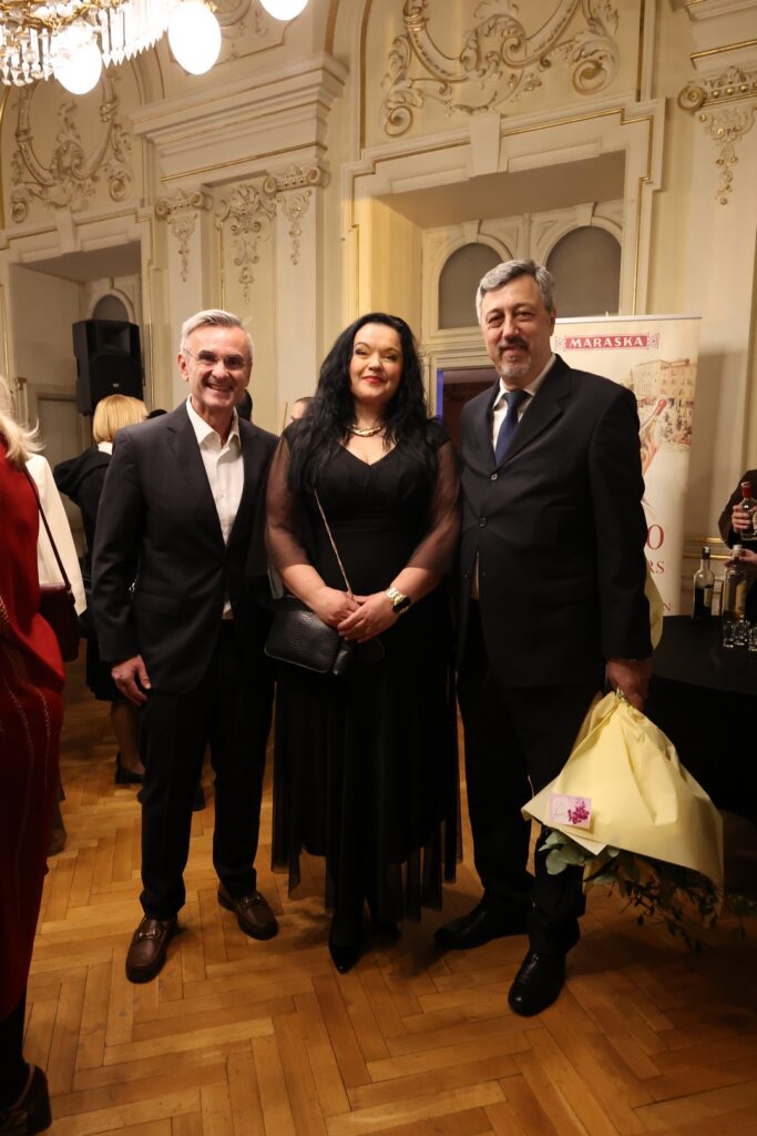 Domjenak nakon premijere "Turandot": Davor Meštrović, Kristina Kolar, Robert Kolar