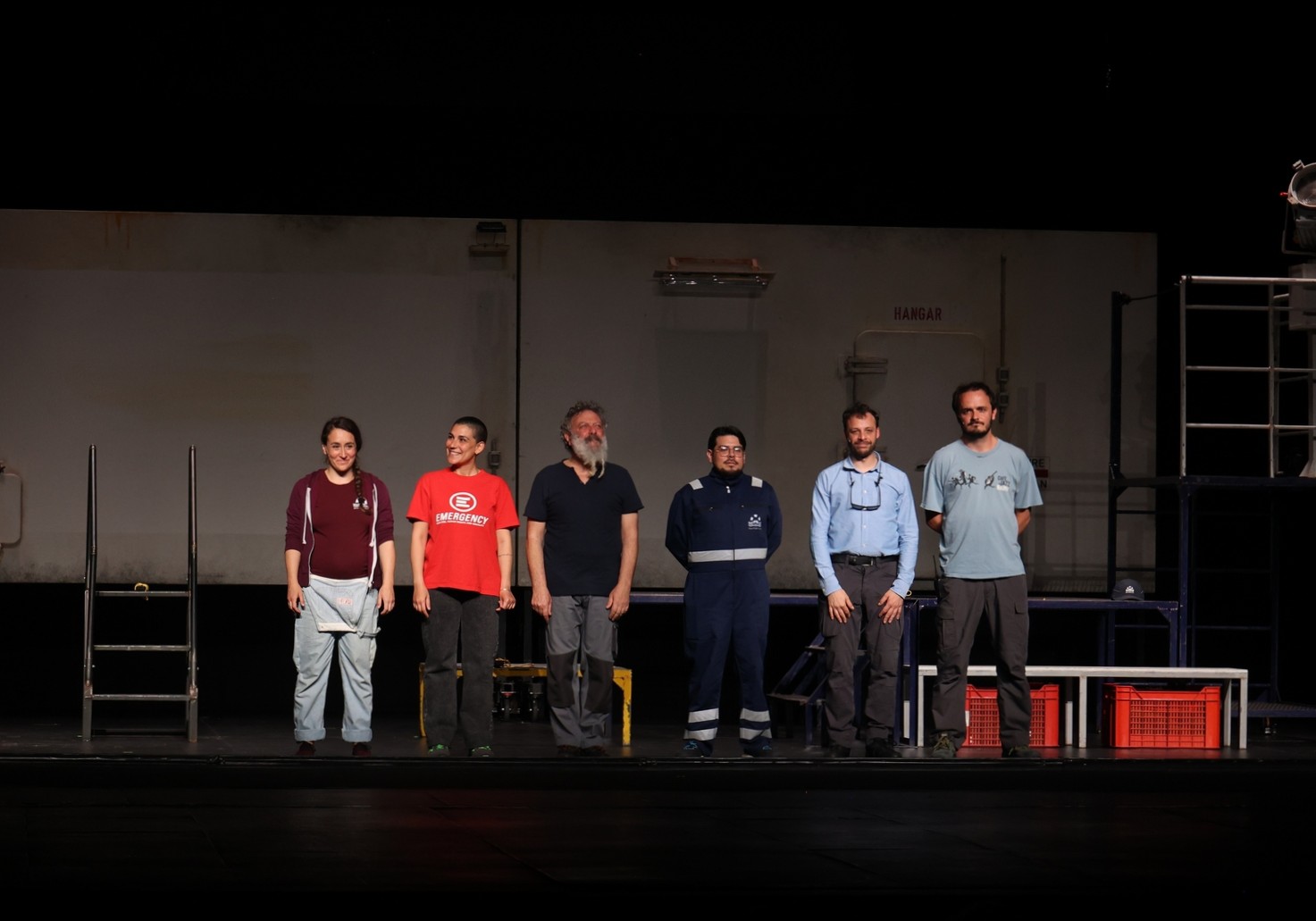 Izvedba predstave “A Place of Safety”: Alice Conti, Floriana Pati, Flavio Catalano, José Ricardo Peña, Nicola Borghesi, Miguel Duarte