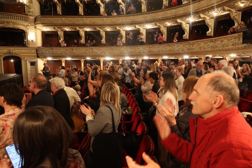 Izvedba predstave “A Place of Safety”