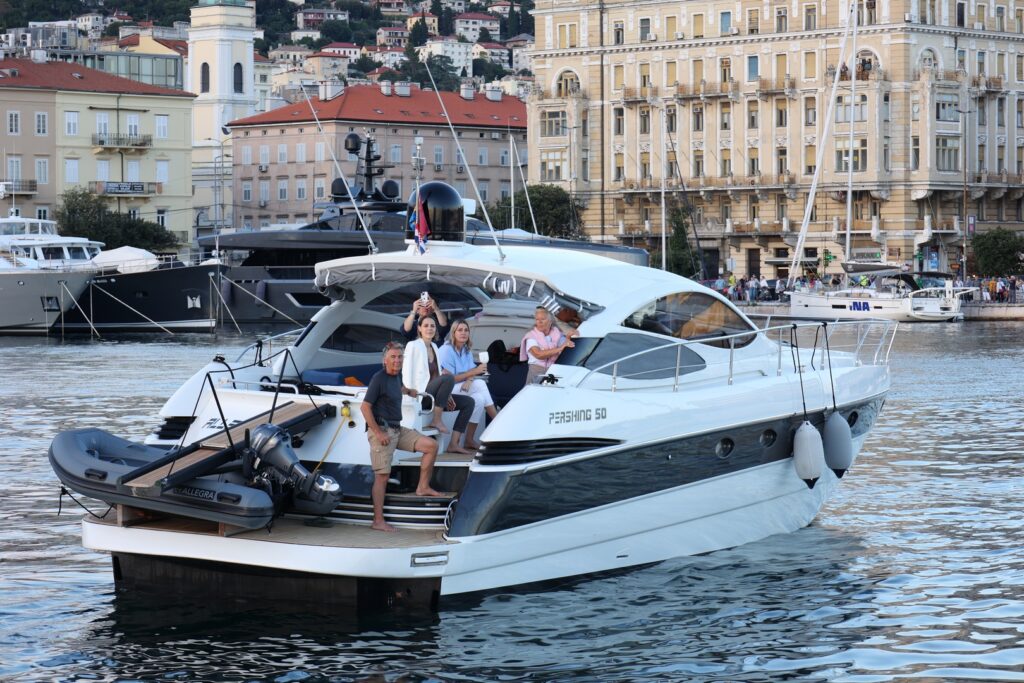 „Uplovimo s Fiumankom u Riječke ljetne noći“