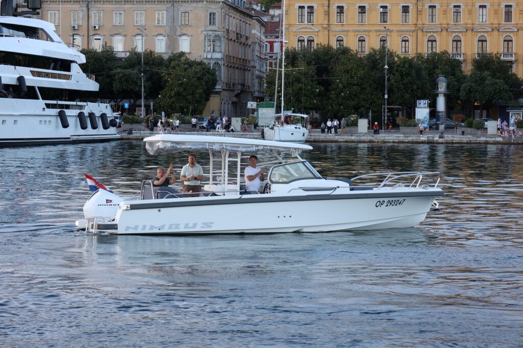 „Uplovimo s Fiumankom u Riječke ljetne noći“