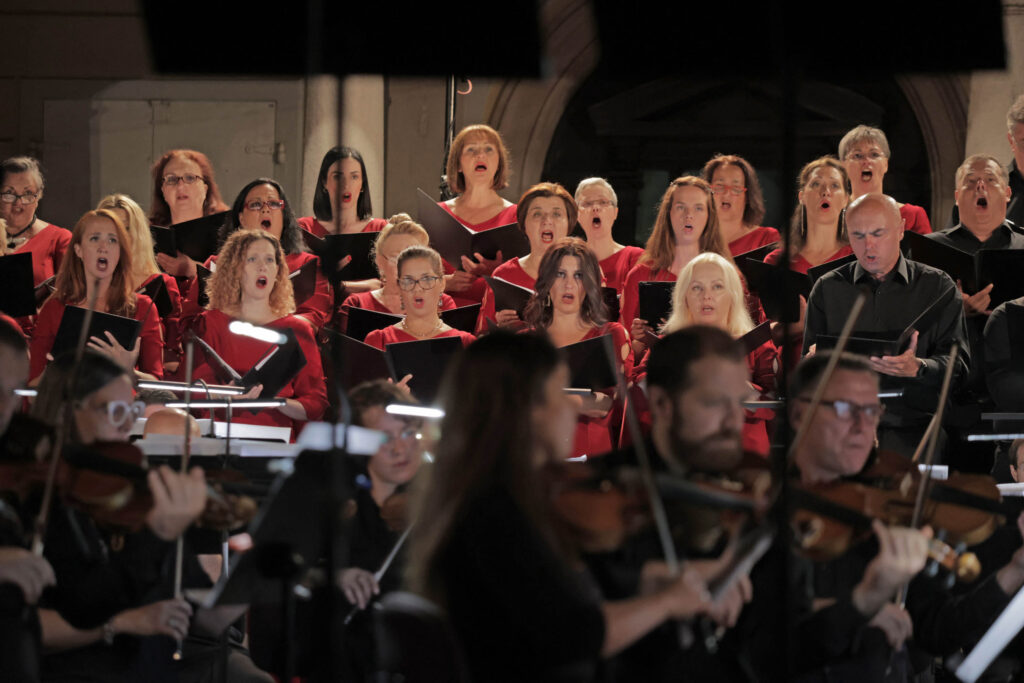 „Opera u plamenu“: Riječki operni zbor i Riječki simfonijski orkestar