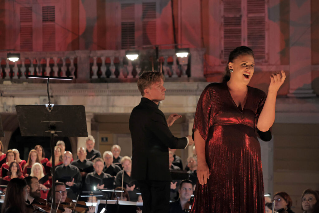 „Opera u plamenu“: Riječki simfonijski orkestar, Valentin Egel i Stefany Findrik