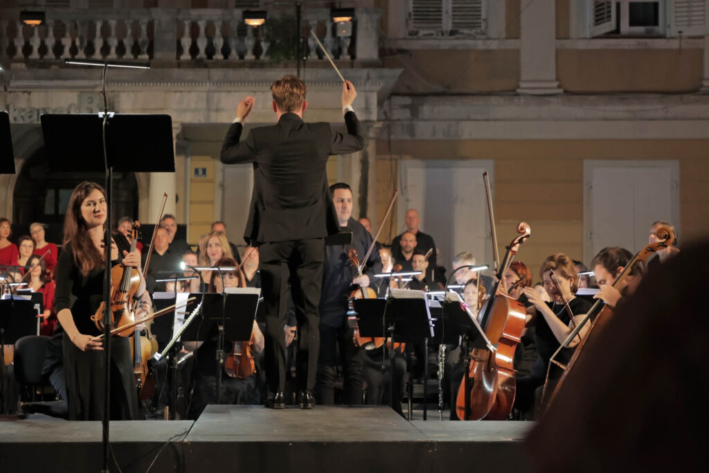 „Opera u plamenu“: Valentin Egel i Riječki simfonijski orkestar